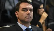 Fl�vio Bolsonaro defende trabalho por hora, modelo que gera forte pol�mica no Reino Unido