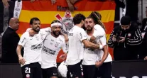 Corinthians vence o Atl�tico-MG com gol no fim e ganha f�lego na tabela