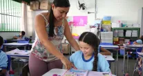 Sancionado piso salarial para professores da educa��o b�sica