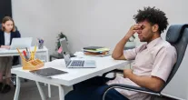 5 sinais silenciosos de que o trabalho est� afetando sua sa�de mental e quase ningu�m percebe