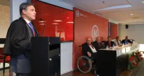 Ministro Andr� Mendon�a toma posse na Academia de Letras com homenagem de Ives Gandra