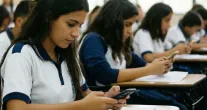 Iniciativa de lei quer proibir uso de celulares em escolas de todo o pa�s