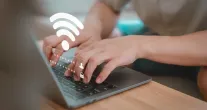 17,7 milh�es de brasileiros ainda n�o usam internet e 19,1 milh�es n�o t�m celular; entenda quem s�o