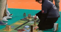 Jovens da periferia de Florian�polis participam de torneio de rob�tica