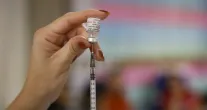 Vacina contra HPV reduz infec��o em jovens pela metade