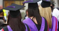 Governo de Andy Burnham anuncia mudan�a importante nos empr�stimos estudantis a partir de setembro