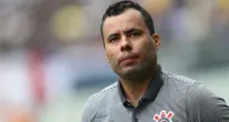 Jair Ventura, 'bombeiro' do futebol, defende que t�cnicos se reinventem