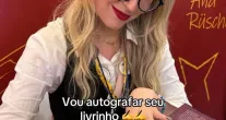 Autora de fantasia viraliza na Bienal e vira fen�meno entre jovens sem usar temas sexuais