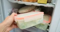 6 erros comuns ao congelar e descongelar alimentos que amea�am sua sa�de