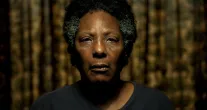 Filme brasileiro que briga por vaga no Oscar estreia no Canad� com choro e emo��o