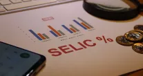 Selic deve cair para 13,5% em 2026 e aliviar custo de cr�dito
