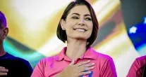 Michelle Bolsonaro sai do hospital ap�s tratamento contra enxaqueca
