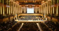 Governo de SP entrega medalhas a mil professores nota 1.000