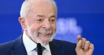 Lula desafia Fl�vio Bolsonaro a votar contra a escala 6x1