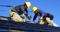 Por que a maioria dos telhados ainda n�o � coberta por telhas solares?