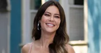 Paolla Oliveira d� beijo em Iza e vira nova rainha da bateria da Imperatriz Leopoldinense