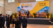 Feira de m�quinas de constru��o abre com show pr�tico de escava��o e asfalto em Fazenda Rio Grande