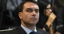 Fl�vio Bolsonaro defende trabalho por hora, modelo que gera forte pol�mica no Reino Unido
