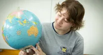 Estudantes de SP fazem prova de ingl�s para ganhar bolsa e viagem para o exterior