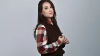 Ap�s AVC aos 29, Yrla Braga estrela novela na Globo e vive recome�o na TV: �Acreditei que meu tempo tinha passado�