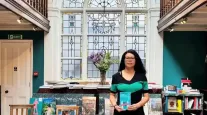 Escritora brasileira disputa pr�mio importante de livros