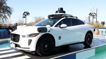 Waymo para carros-rob�s em cinco cidades dos EUA ap�s ve�culos entrarem em ruas alagadas