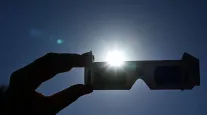 Eclipse solar vai escurecer o c�u para 15 milh�es de pessoas no mundo