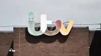 Estrela da ITV deixa emissora ap�s sete anos e muda de pa�s