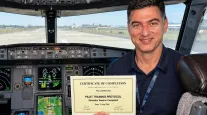 Ator e instrutor de voo israelense morre aos 46 anos ap�s queda de avi�o na Calif�rnia