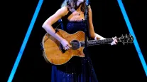 Taylor Swift encanta no Academy Museum Gala com show repleto de sucessos