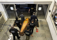 Avião da PF chega a Brasília com restos mortais de desaparecidos