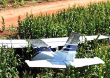 Avio cai em Mato Grosso, polcia apreende armas e centenas de munies