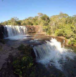 Justia determina interdio da Cachoeira da Martinha por danos ambientais e suspende atividades comerciais na regio