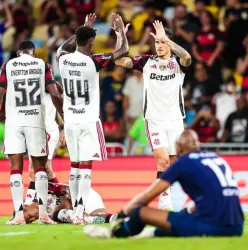 Flamengo goleia Madureira e est� na final do Campeonato Carioca