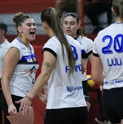 Pinheiros enfrenta o Realizar Santos em busca da vaga na semifinal da Superliga B