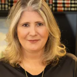 Congresso na OAB SP: Ana Paula De Raeffray debate eixos estrat�gicos para o futuro da previd�ncia privada no Brasil