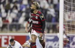 Gabriel brilha e Flamengo derrota Universidad Católica no Chile
