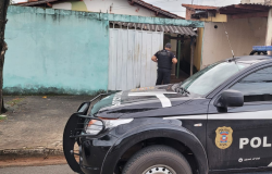 Polcia Civil cumpre mandados contra envolvidos em homicdio de pai e filha em Barra do Garas