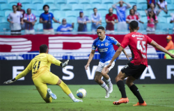 Bahia arranca empate nos acrscimos contra o Athletico-PR na Fonte Nova