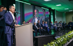 "Nunca o Estado transferiu tantos recursos para os prefeitos investirem em prol do cidado", afirma governador