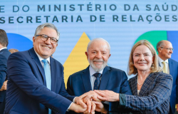 Padilha: reduo de espera no SUS. Gleisi: impulso aos avanos da pauta econmica