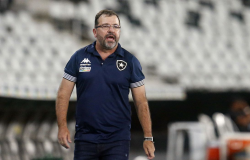 Botafogo demite Enderson Moreira após derrota para Flu no Carioca