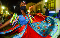 Mulheres do Samba se apresentam no Beco do Candeeiro nesta sexta