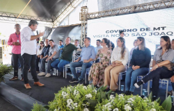 Governo entrega casas para 50 famílias de Novo São Joaquim: “Vão dar qualidade de vida”, declara prefeito