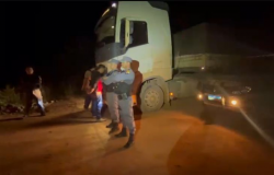 Polícia Militar desarticula quadrilha e recupera carreta roubada