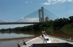 Fiscalização ambiental flagra pescado ilegal armazenado na margem do Rio Cuiabá