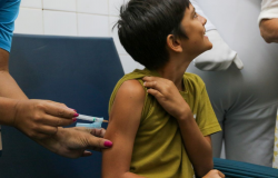 Vacinao contra a dengue no Rio chega  faixa de 13 e 14 anos