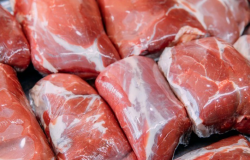 Preos obtidos na exportao total de carne bovina continuaram em queda em maro, diz ABRAFRIGO