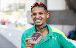Mato-grossense do Projeto Olimpus fatura o bronze em segundo dia de competio ibero-americana de Atletismo