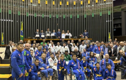 Atletas do jiu-jitsu paradesportivo de Barra do Garas recebem homenagem em Braslia